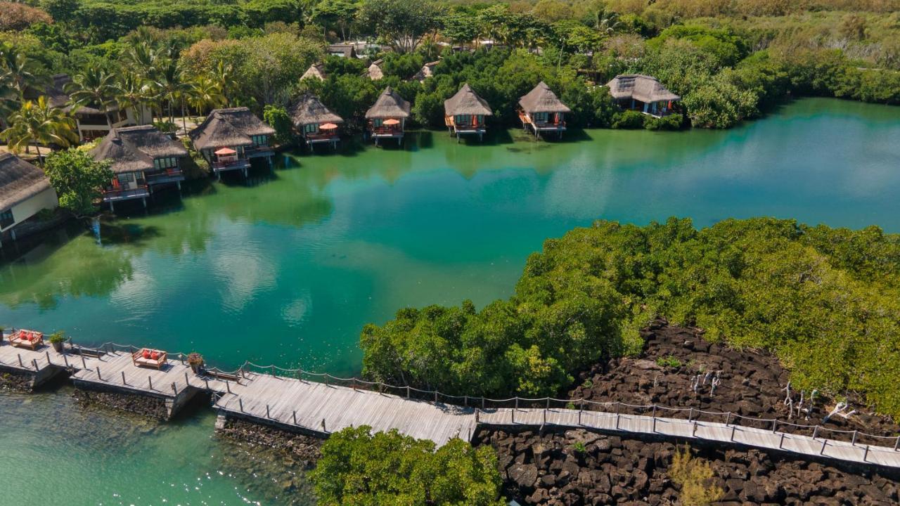 Constance Prince Maurice Poste de Flacq Esterno foto The resort's bungalows