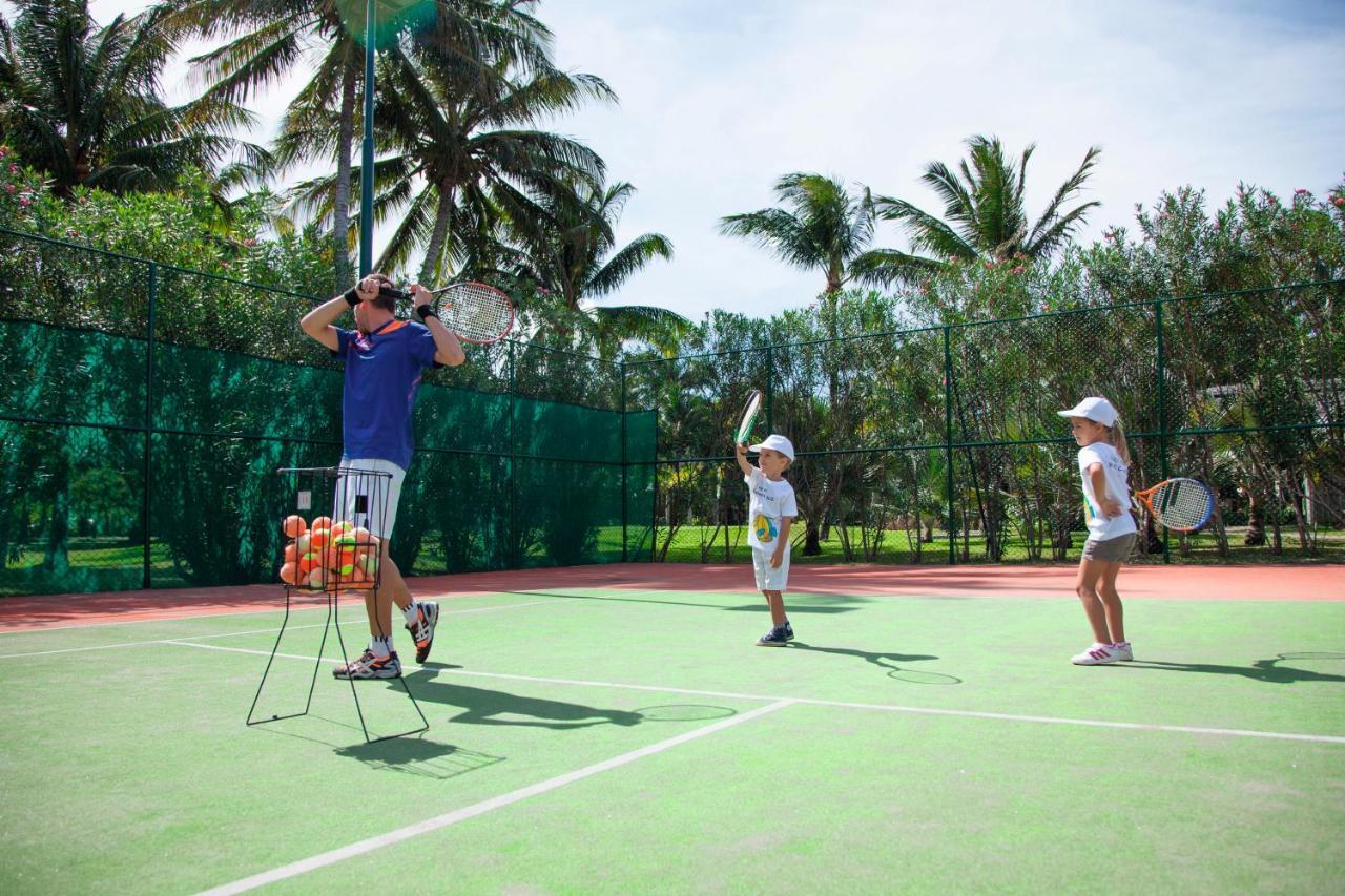 Constance Prince Maurice Poste de Flacq Esterno foto Tennis at the InterContinental Resort Bali