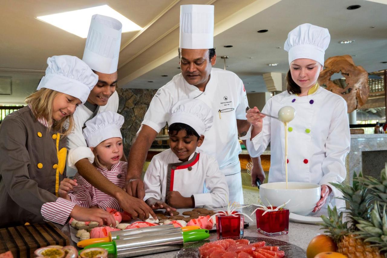 Constance Prince Maurice Poste de Flacq Esterno foto A family cooking class at the Oberoi, Mumbai