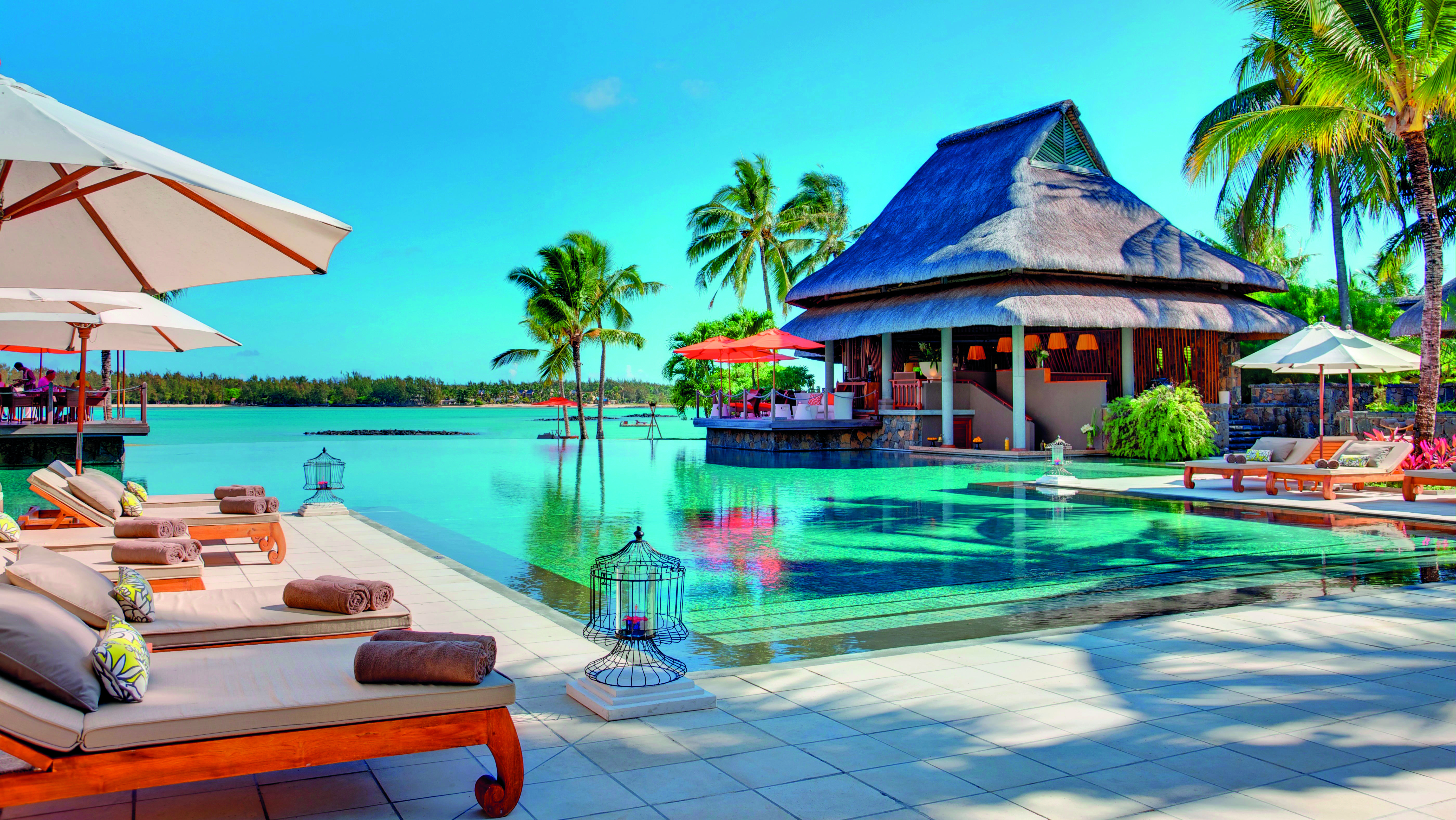 Constance Prince Maurice Poste de Flacq Esterno foto The pool at the resort