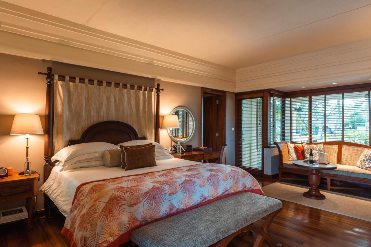 Constance Prince Maurice Poste de Flacq Esterno foto A bedroom at the Taj Bengal