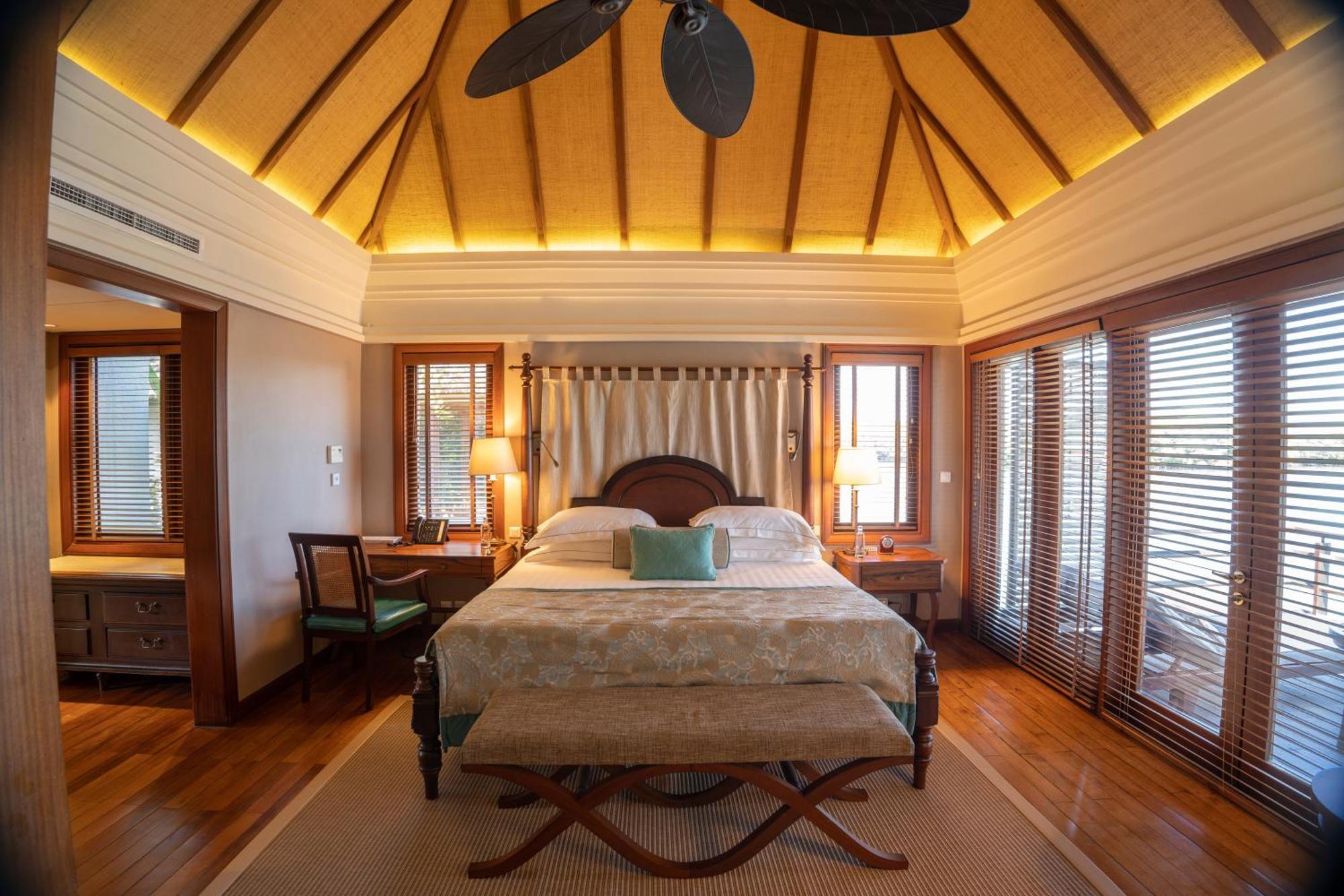 Constance Prince Maurice Poste de Flacq Esterno foto A bedroom at the resort