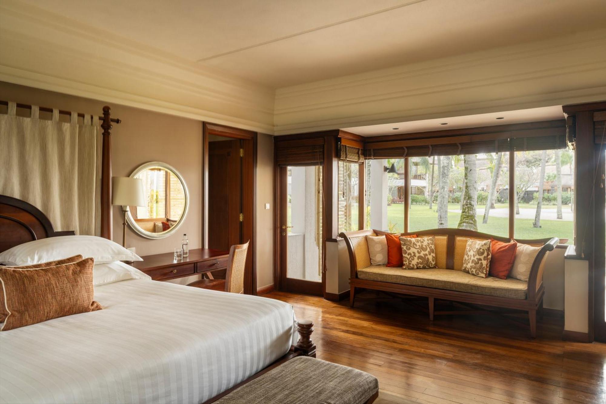 Constance Prince Maurice Poste de Flacq Esterno foto A bedroom at the Four Seasons Resort