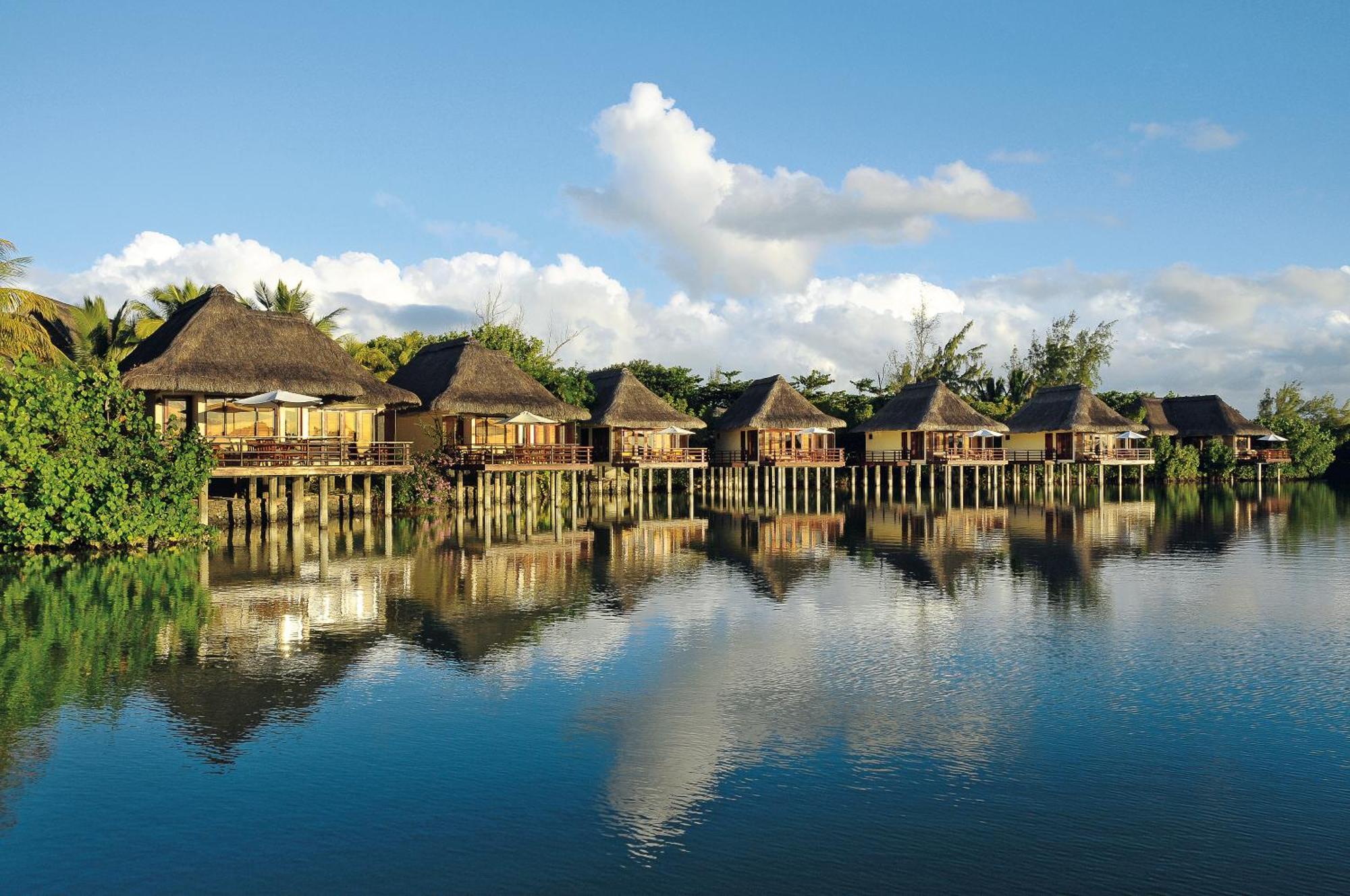 Constance Prince Maurice Poste de Flacq Esterno foto Overwater bungalows at the resort